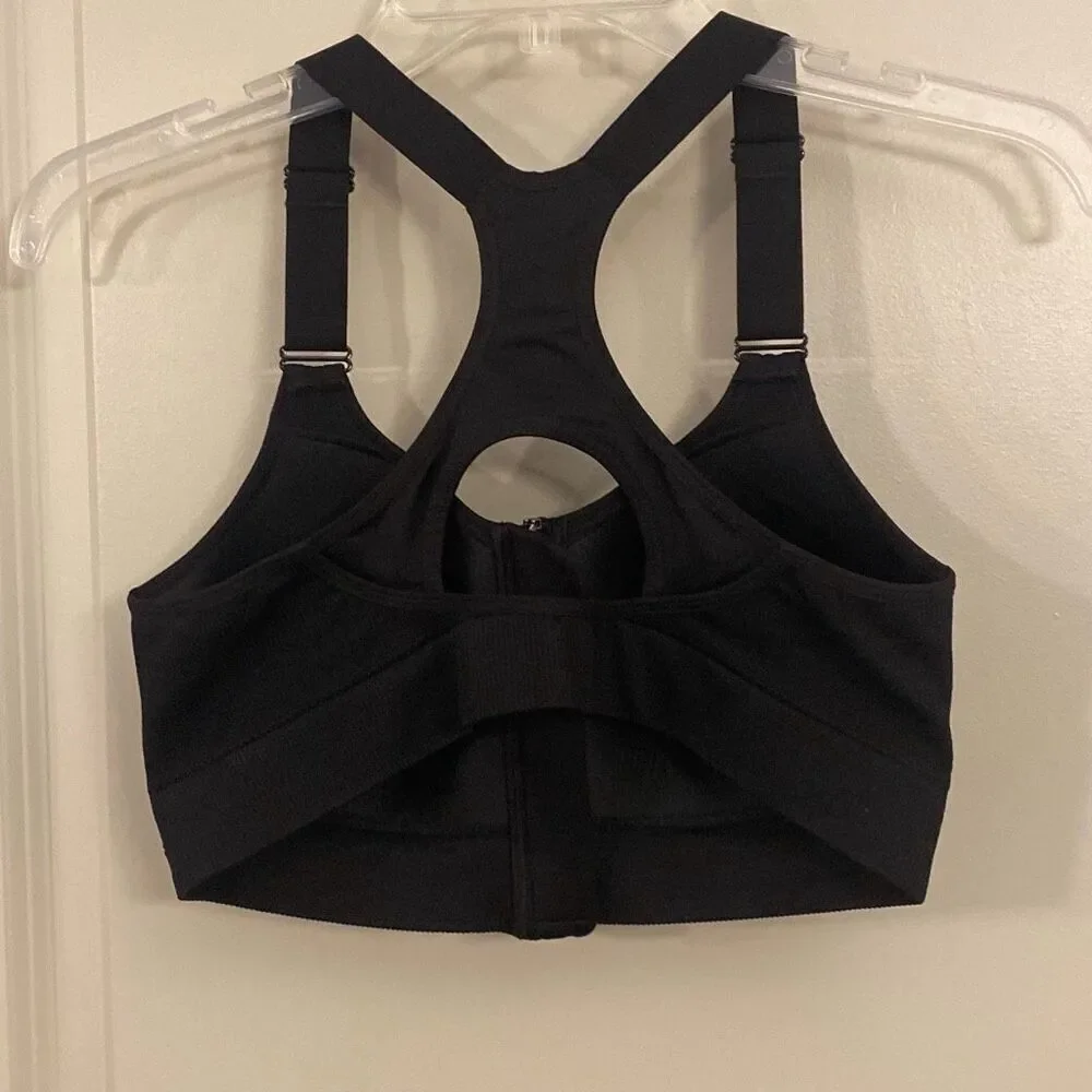 Victoria’s Secret sports Bra size medium